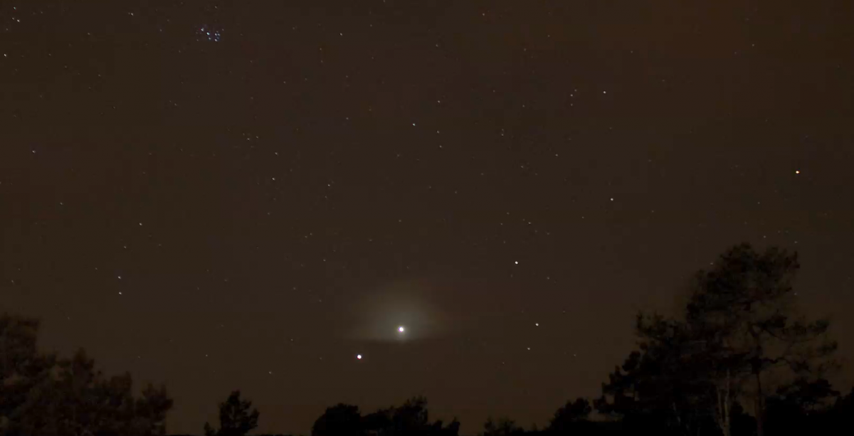 Jupiter møter Venus 13. mars 2010